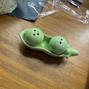 Green Pea Pod Salt and Pepper Shakers